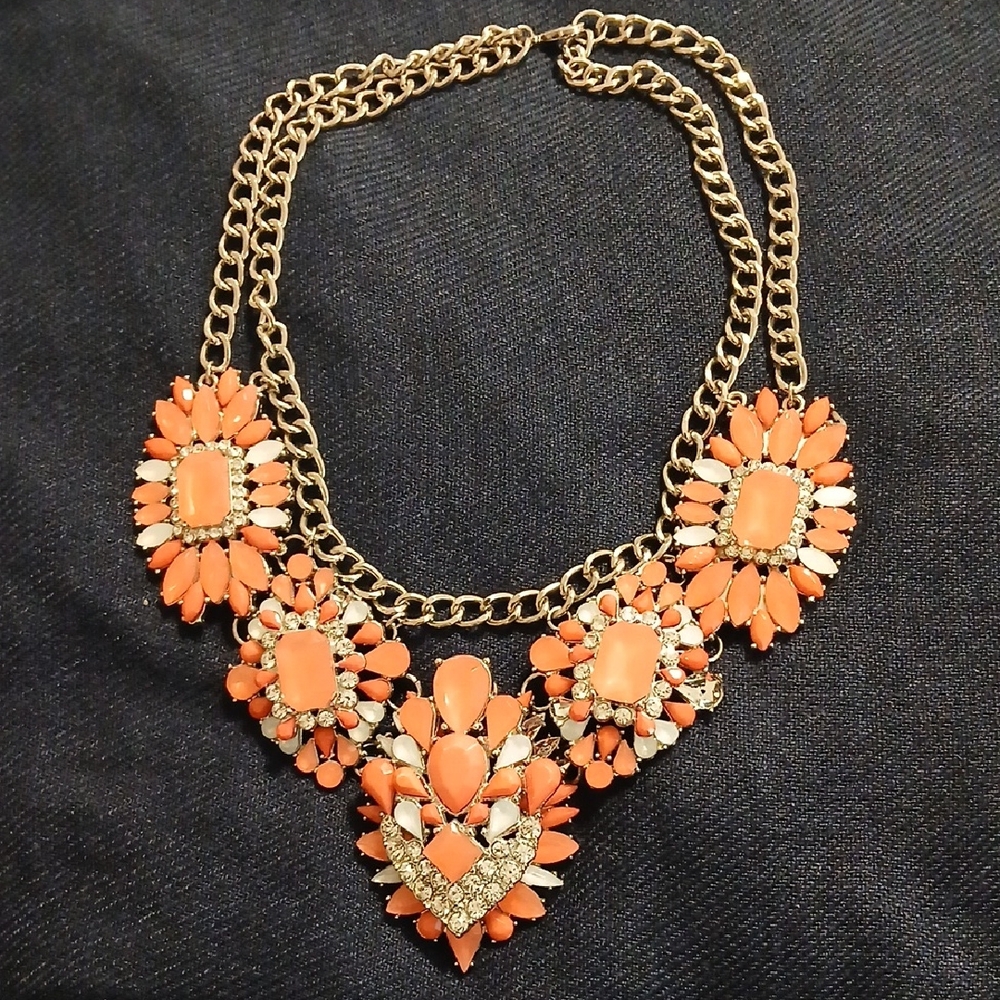 Chic Coral Floral Necklace